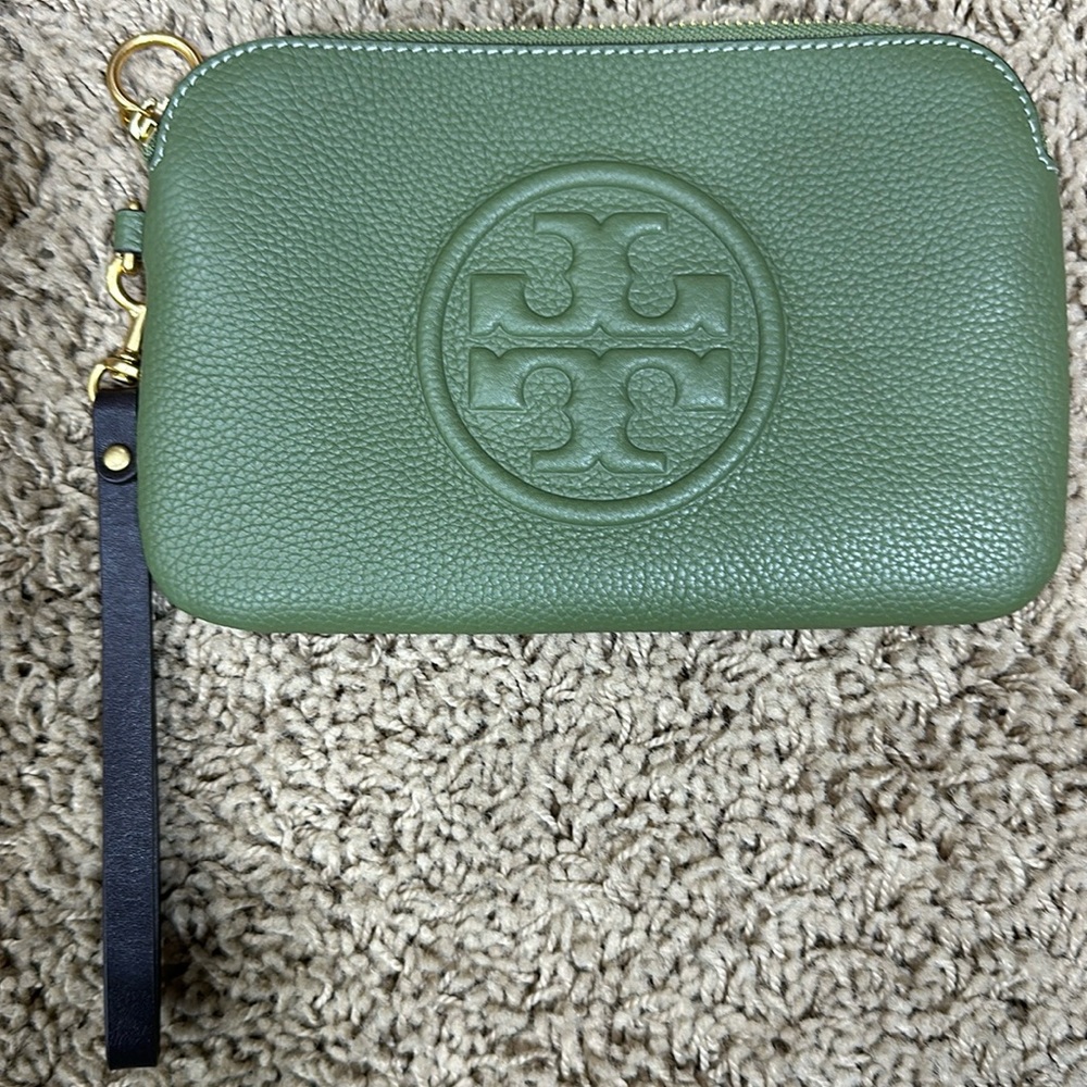 NWT Tory Burch wristlet